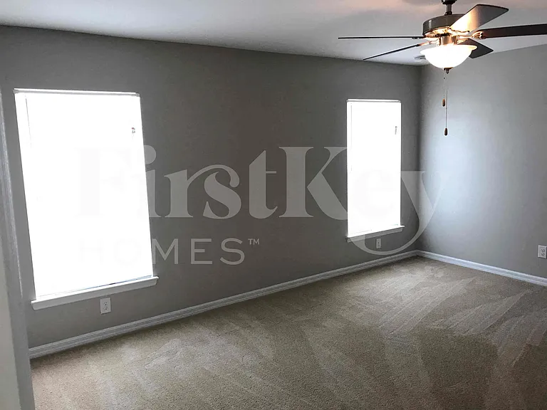 2321 NW 9th Ave — Photo 13