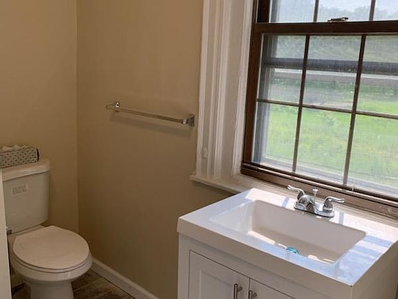 2nd floor studio -- $1,150month