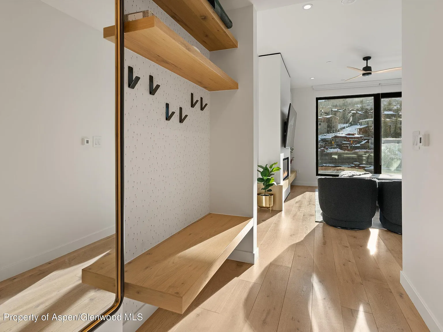 2 bed, 1012 sqft, $30,000 — Photo 3