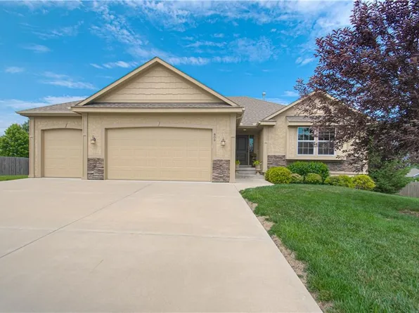 809 154th Cir, Basehor, KS 66007
