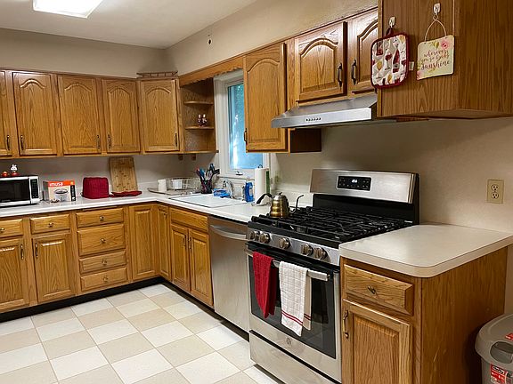 3rd image of 39 Miller Ave #1