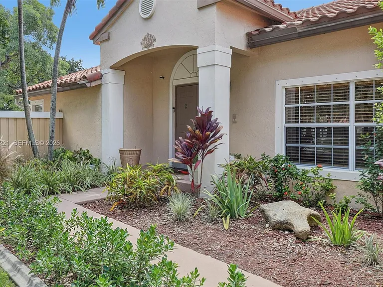 13100 NW 11th Dr — Photo 46