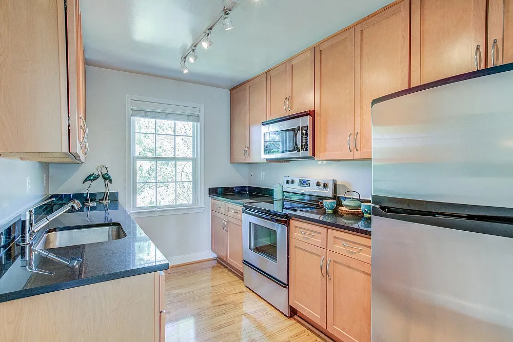 Myerton Apartments — Photo 4