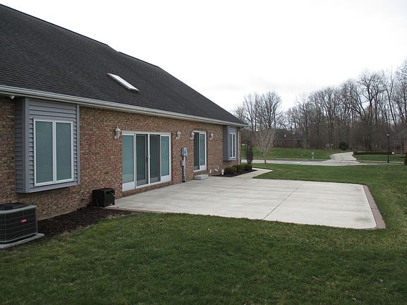 4th image of 38 Canterbury Dr
