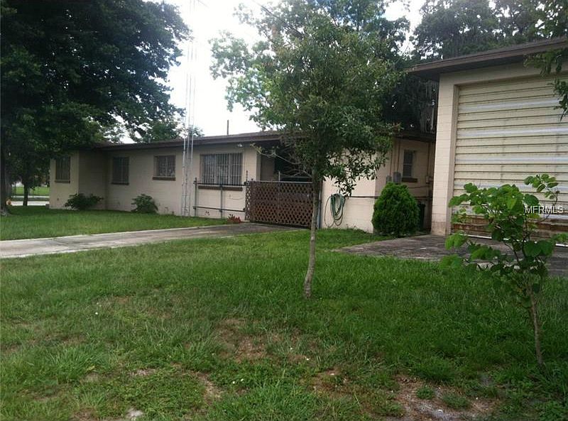 2nd image of 1046 Lakeshore Dr