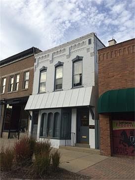 2nd image of 130 Cass St