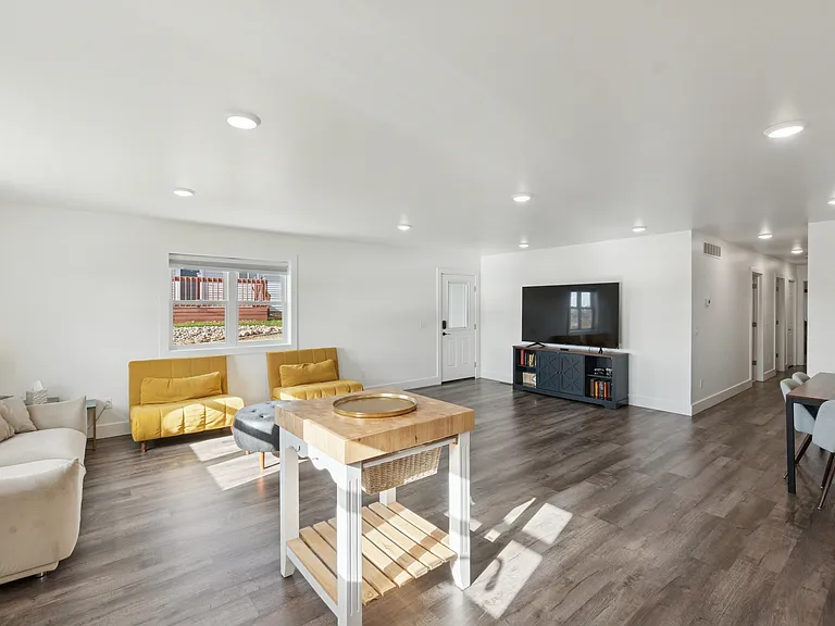 504 W Prospect St #1 — Photo 6