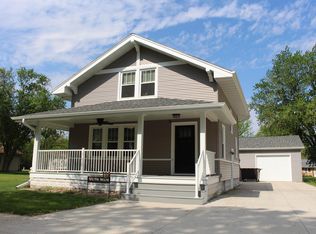 109 S Main St, Lake View, IA 51450