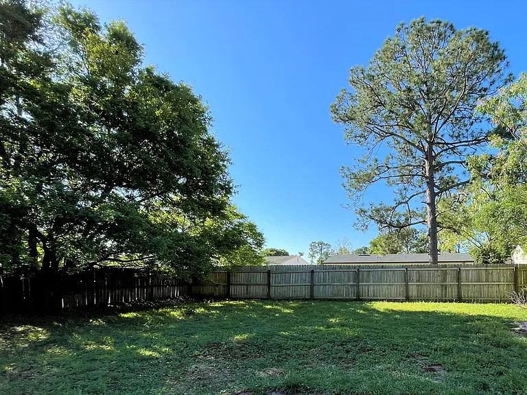 10930 Whitly Ct — Photo 17