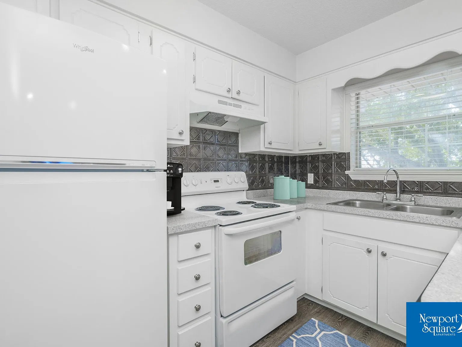 Newport Square Apartments — Photo 3