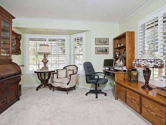 4th image of 4230 Blackberry Ln