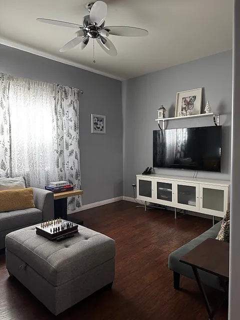 4 bed, 2338 sqft, $2,800 — Photo 3