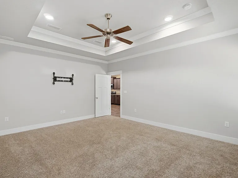 425 Pemberton Ln — Photo 29