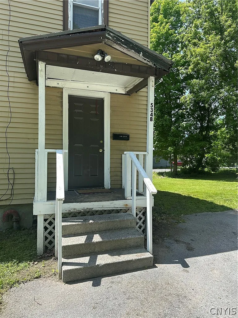 2 bed, 1.0 bath, 1740 sqft, $1,150 — Photo 3