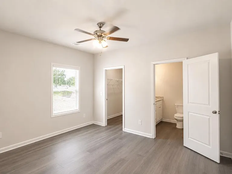 4244 Crosby Ln — Photo 9