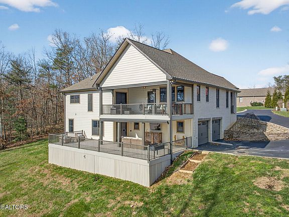 3rd image of 323 Riverview Dr