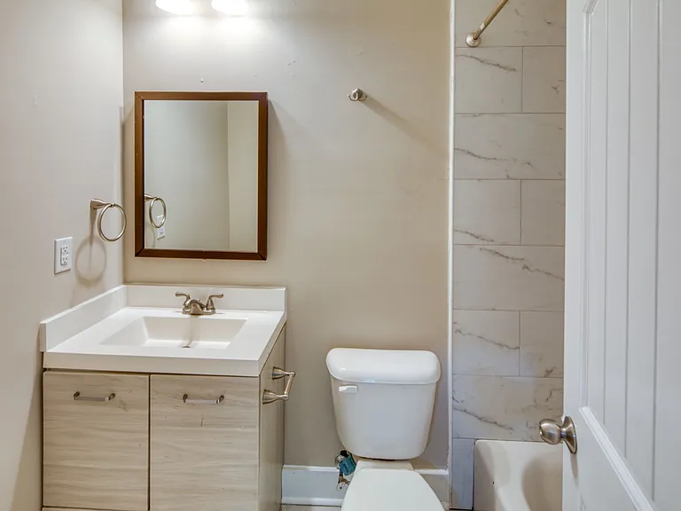 1114 E Anderson St #A — Photo 15