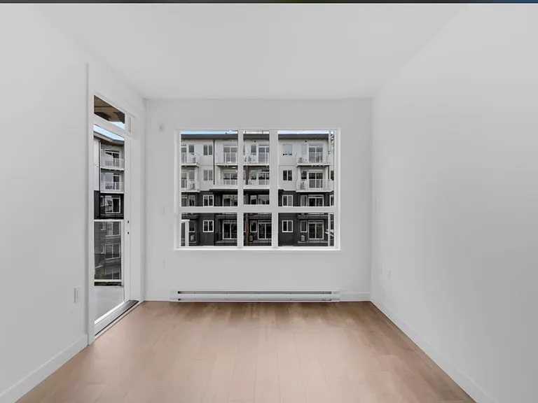 723 Grover Ave — Photo 5