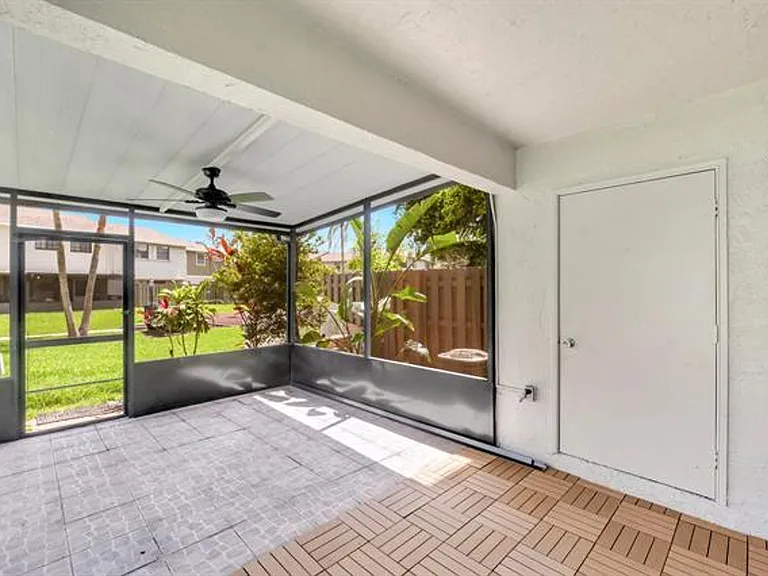 10723 NW 10th St — Photo 14