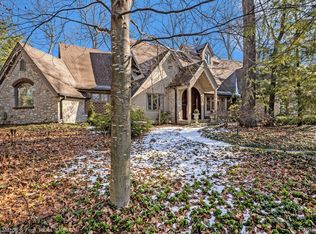 223 Kirksway Ln, Lake Orion, MI 48362