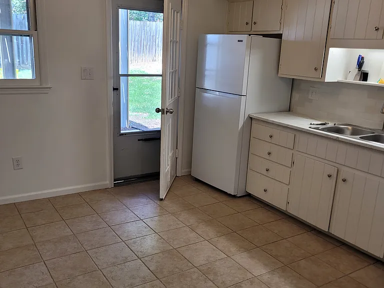 5310 Century Dr — Photo 5