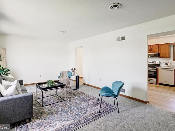 5th image of 25 Filbert St