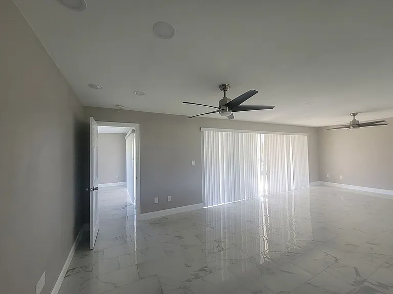 5227 SW 2nd Pl — Photo 15