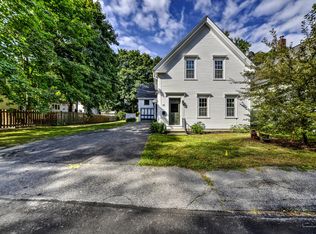 37 Oak St, Gardiner, ME 04345