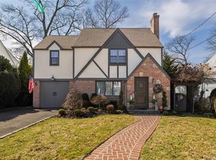 43 Webster Street, Malverne, NY 11565