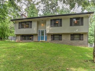 18 Forest Ridge Dr, Arden, NC 28704