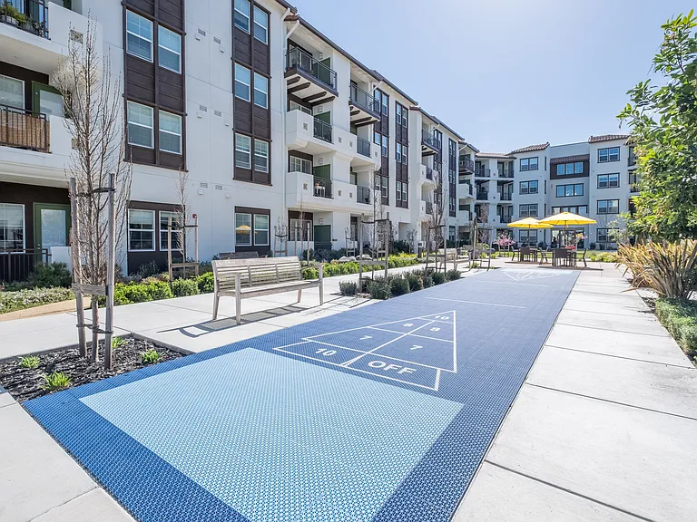 Deer Creek Apartments — Photo 48