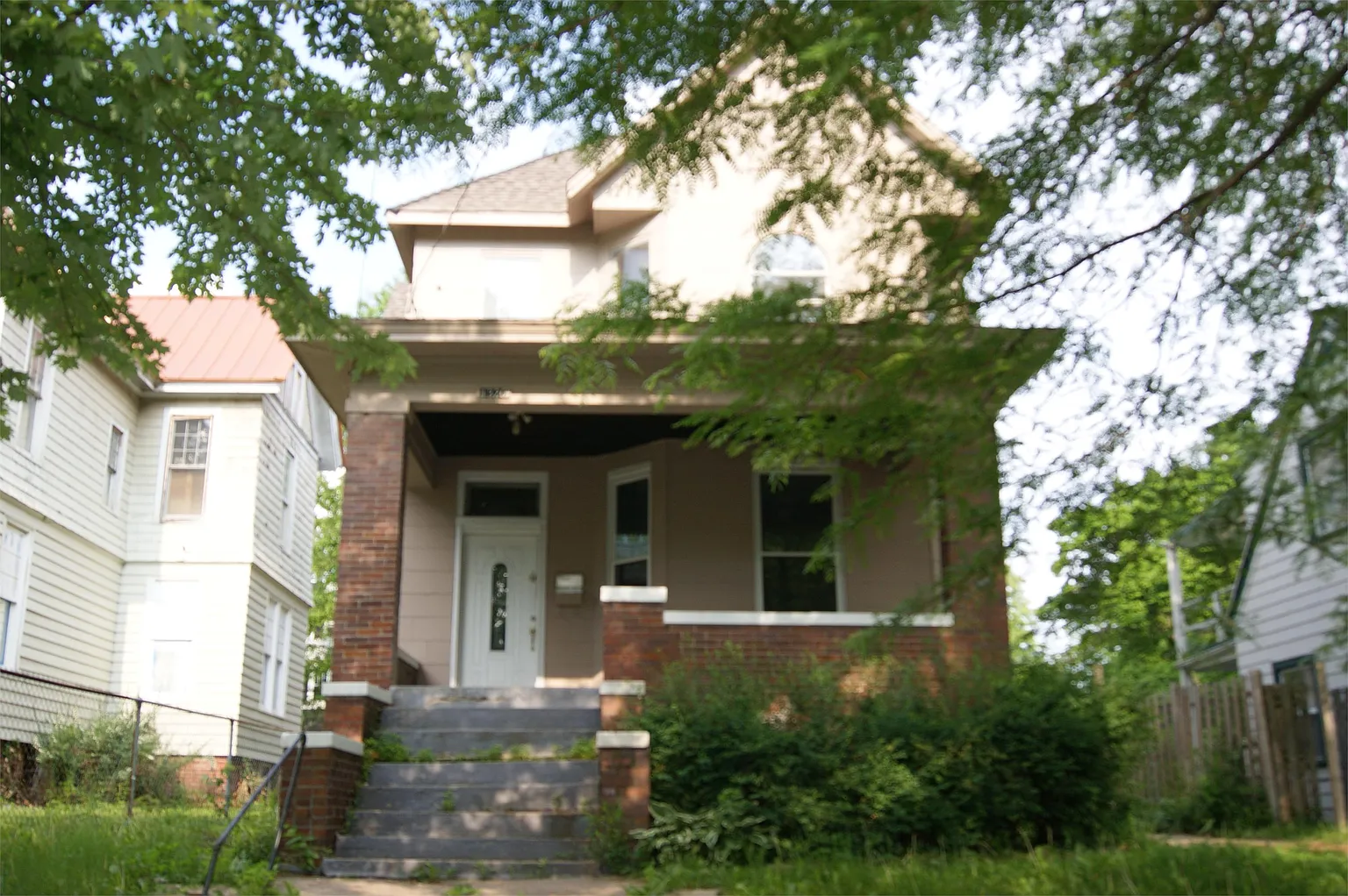 1320 N North St photo 1
