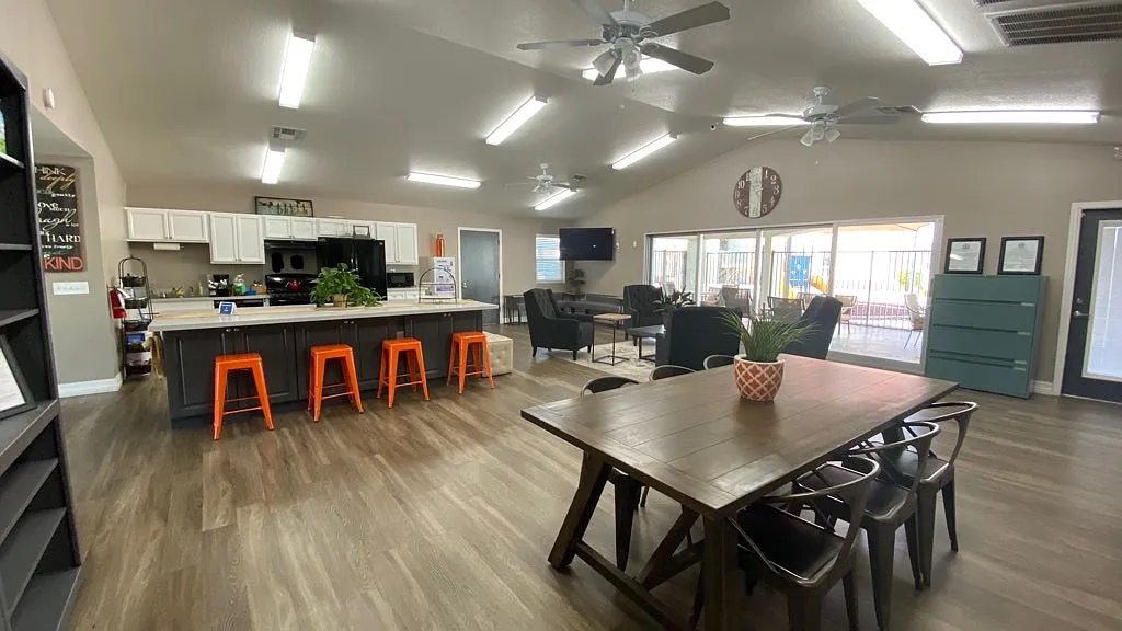 Mission Vista — Photo 2