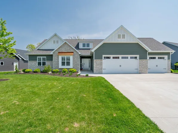 1943 Big Bend Dr, Neenah, WI 54956