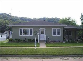 902 Jefferson Ave, Bellevue, IA