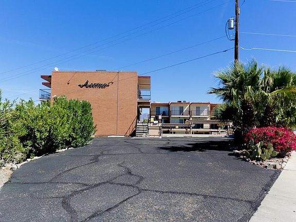 3rd image of 89 Acoma Blvd N APT 17