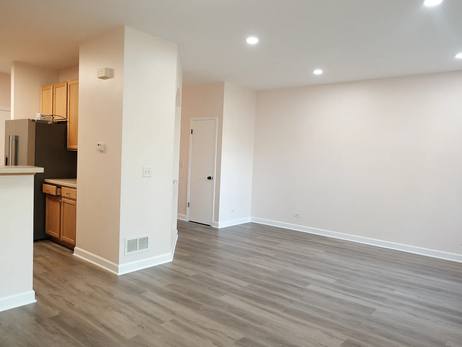3 bed, 2.5 bath, 1620 sqft, $2,500 — Photo 2
