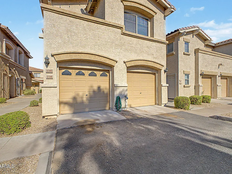 525 N Miller Rd #228