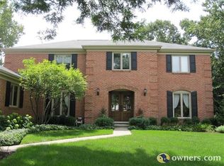 19 Middlebury Ln, Lincolnshire, IL 60069