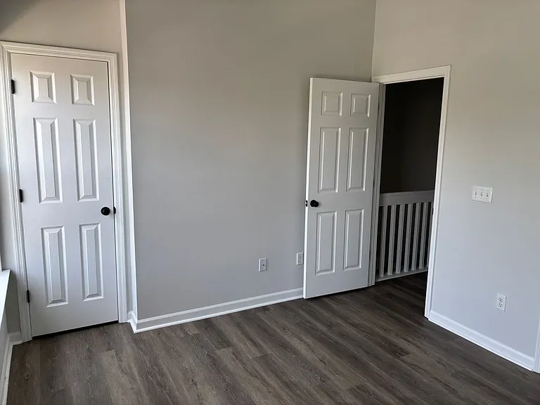 122 Hornby Cir — Photo 14