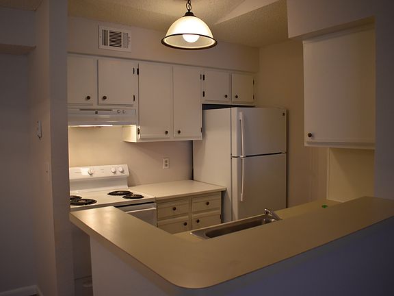 3rd image of 2736 S University Dr APT 1203
