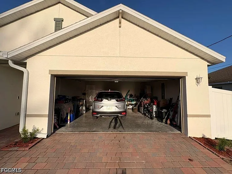 1129 NW 20th Ave — Photo 2