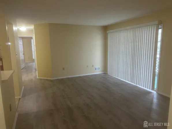 24 Dartmouth Way, North Brunswick, NJ 08902