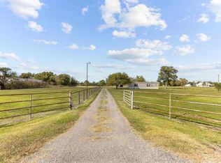 17102 County Road 207, Angleton, TX 77515