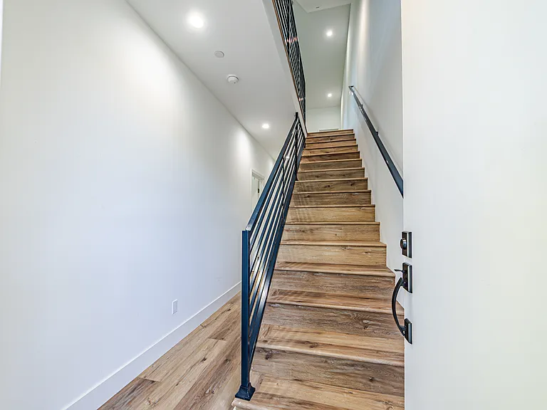 4443 Auckland Ave — Photo 19