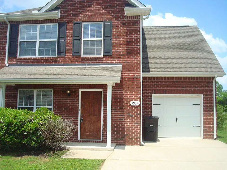1935 Warmingfield Dr