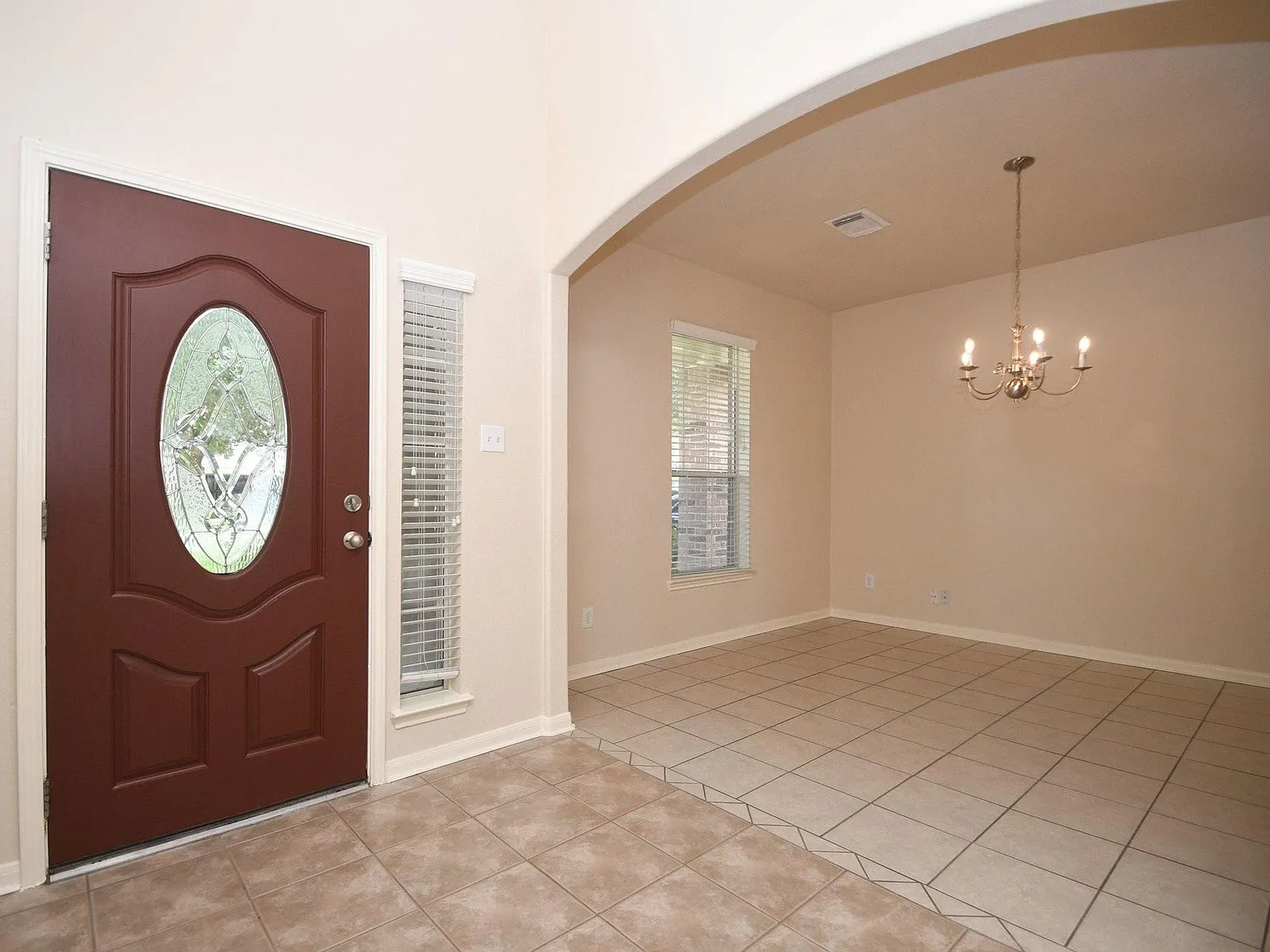 4 bed, 2.5 bath, 2187 sqft, $2,700 — Photo 3