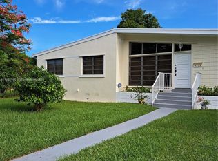 8220 SW 34th Ter, Miami, FL 33155