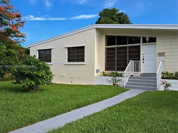 8220 SW 34th Ter, Miami, FL 33155