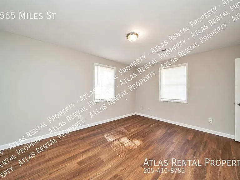 1565 Miles St — Photo 21